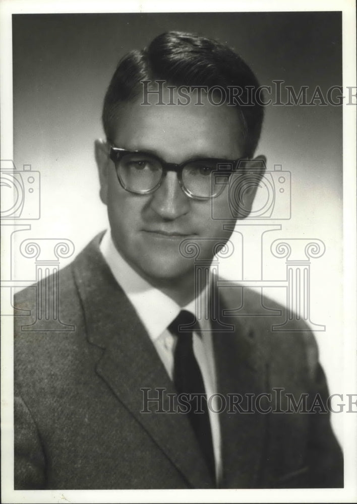 1979, University of Alabama Birmingham Doctor Russell Lindsay - Historic Images