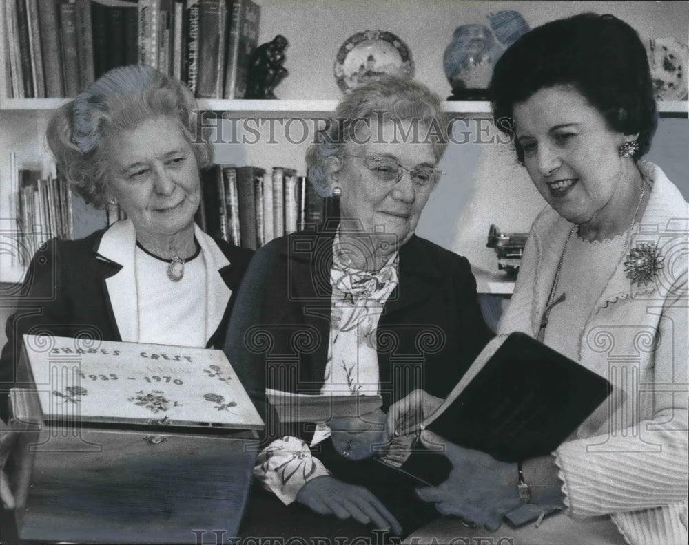 1971 Shades Crest Garden Club - Mrs. Lauden Coats, Others - Historic Images