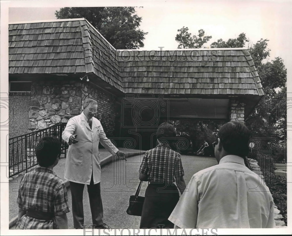 Press Photo Dr. John Buckingham, Medical Center East, Birmingham, Alabama - Historic Images