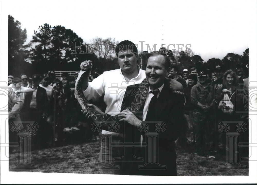 1993 Press Photo Paul Hubbard and Others, with Snake - abna34007 - Historic Images