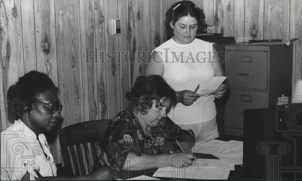 1980 Jefferson County Voting Counters Ollie Mills, Carol Sims, Other - Historic Images