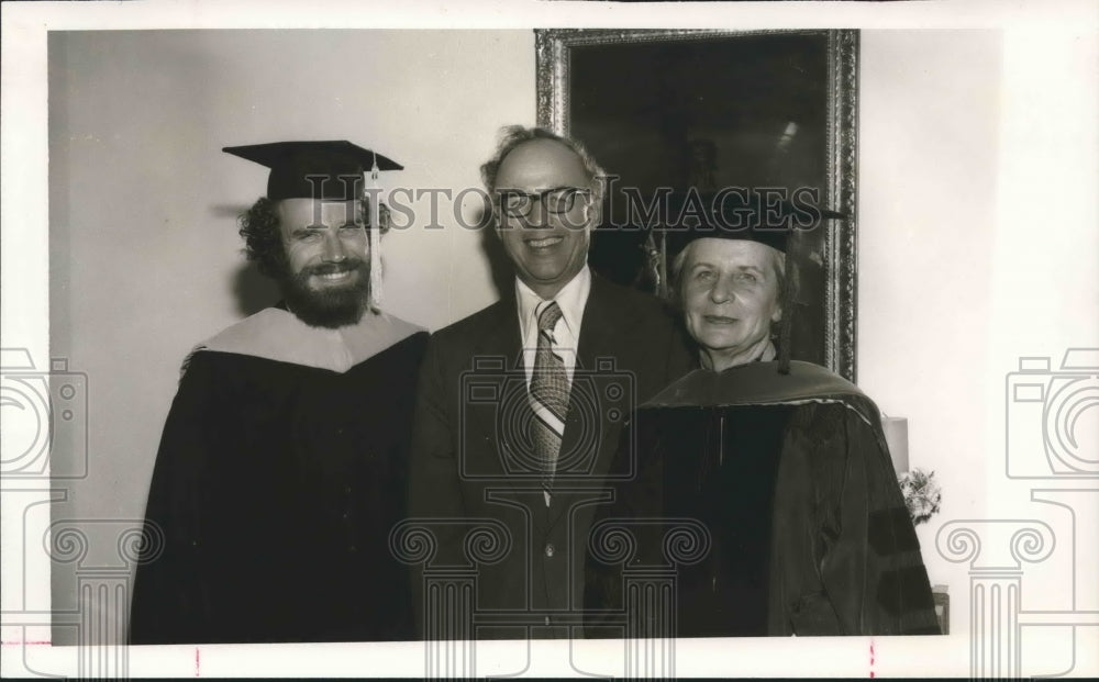 1976 Mrs. Phillip E. LaMoreaux and son Jim received honors at Event - Historic Images