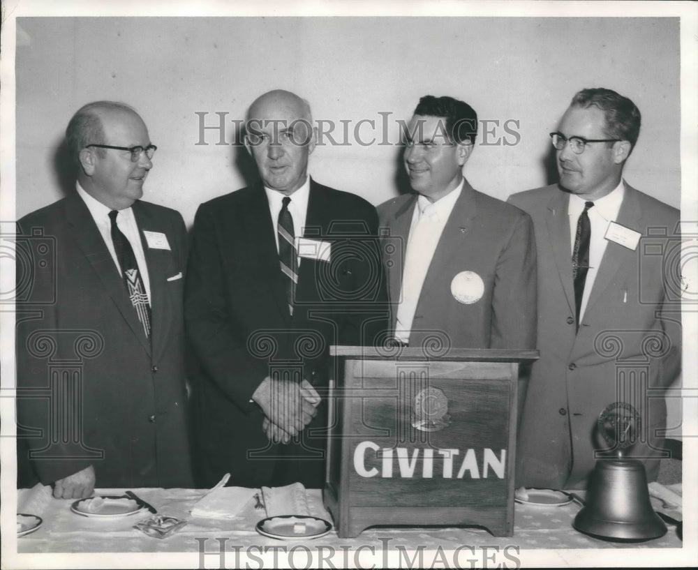 1957 Press Photo Ed Livingston with unidentified others at Civitan meeting - Historic Images