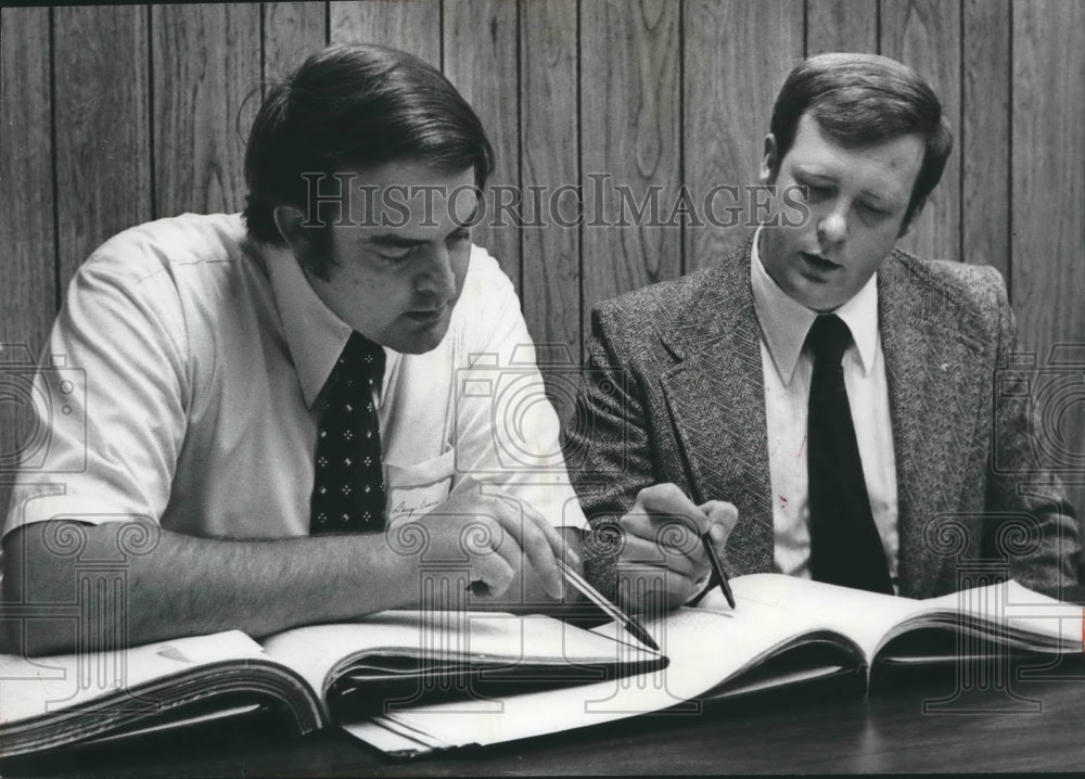 1978 Mental Health Center officials review finances, Alabama - Historic Images