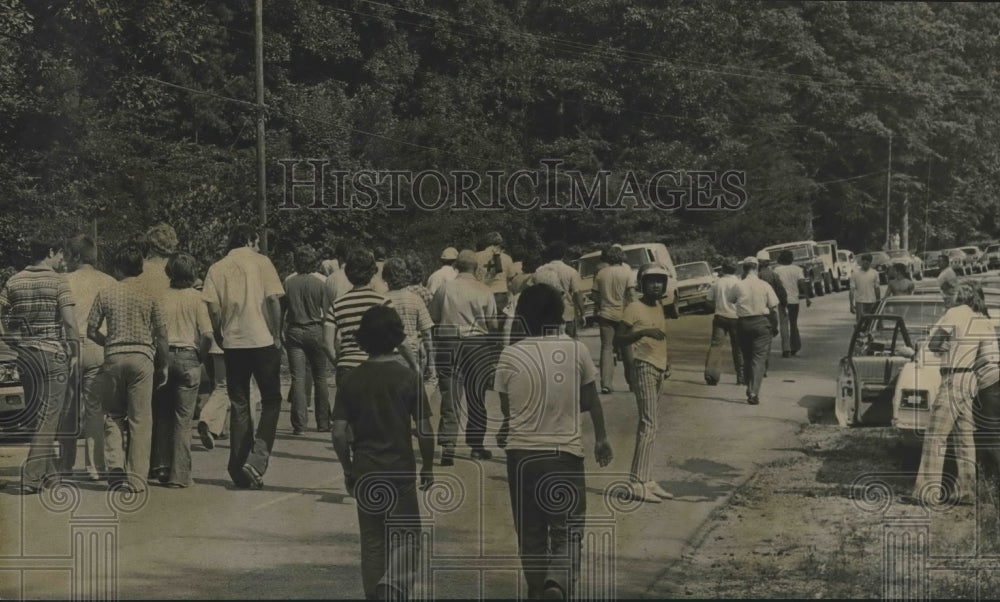 1974, Search Party for Murder Victim Bobby Duke, Junior in Alabama - Historic Images