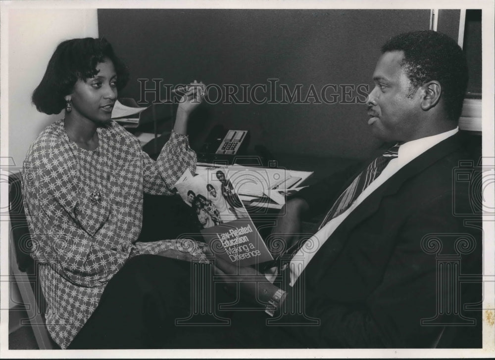 1990 Rhonda Cunningham and Victor Jackson, District Attorney - Historic Images