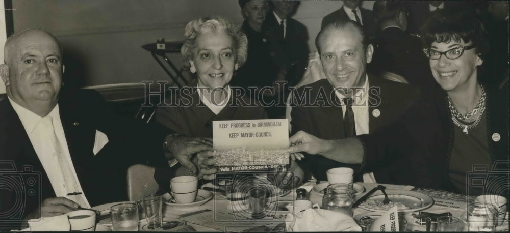 1964 Press Photo Mr. and Mrs. R. F. Whittaker, Birmingham, Alabama, Others - Historic Images