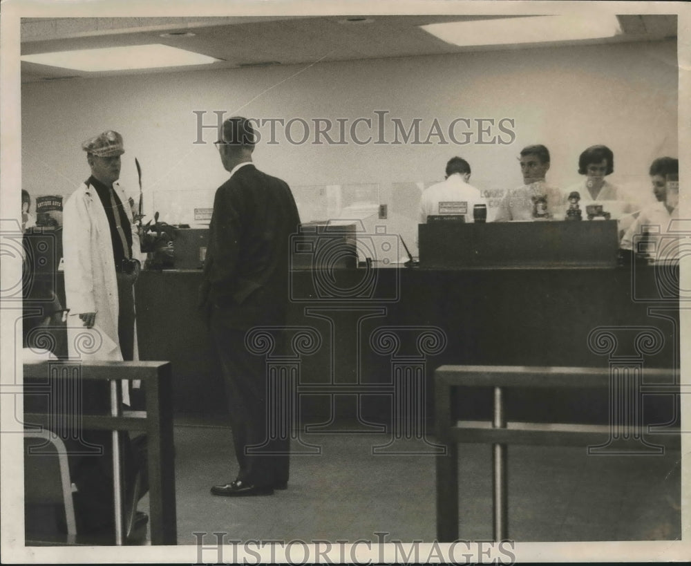 1967 Press Photo Crime, Robberies, Banks, First National Bank in Irondale - Historic Images