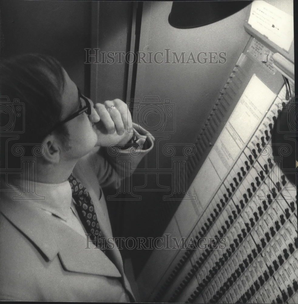 1980, Alabama Governor Fob James in Voting Booth for President Vote - Historic Images