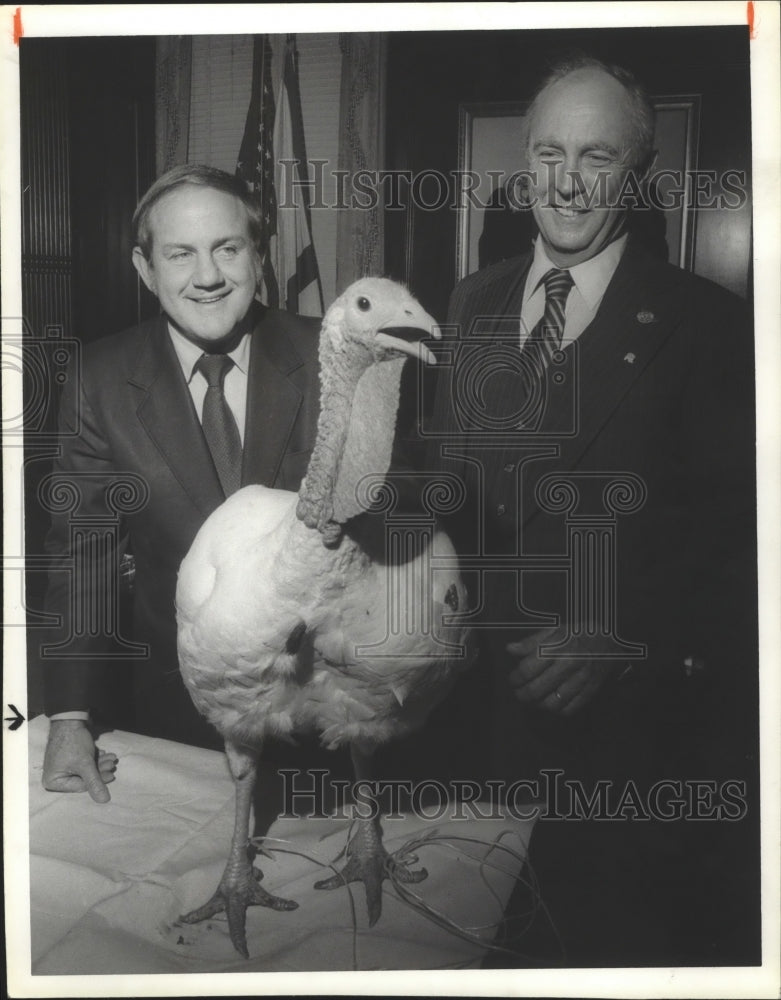 1980 Fob James, Governor of Alabama, Bill Bates and guest of honor - Historic Images