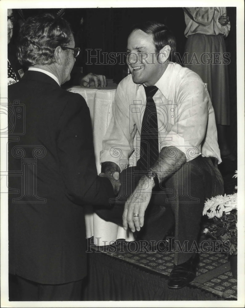 1978 Alabama Governor Fob James shakes hands with unknown person - Historic Images