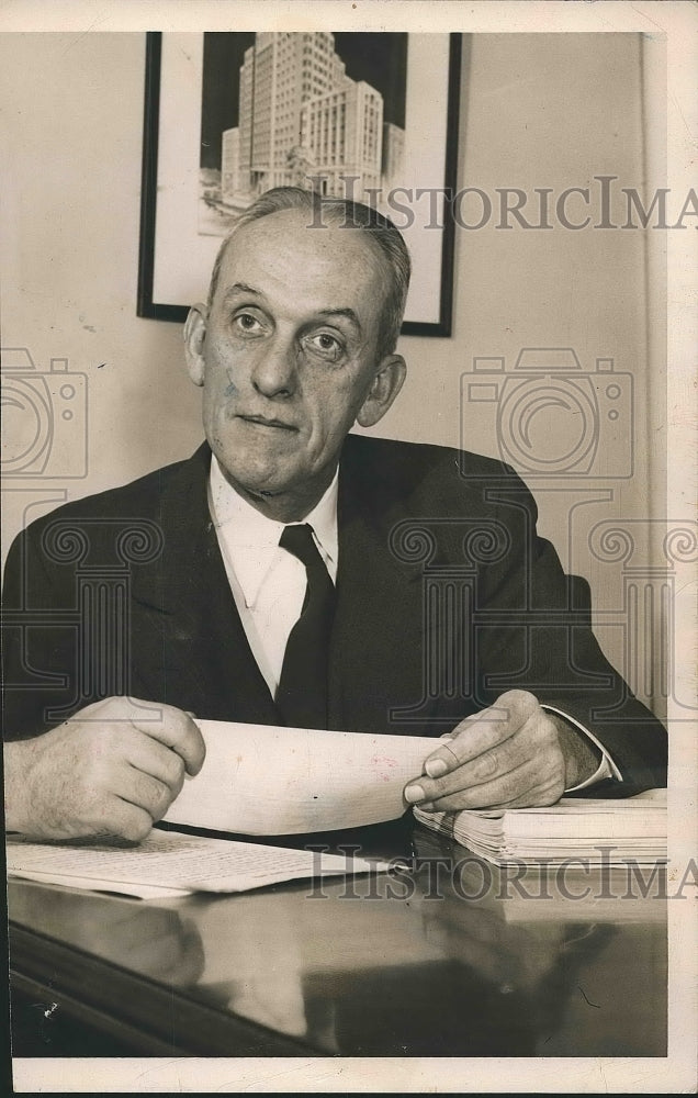 1946 Press Photo Doctor Ray Kracke, Radio Executive and Director - abna34626 - Historic Images