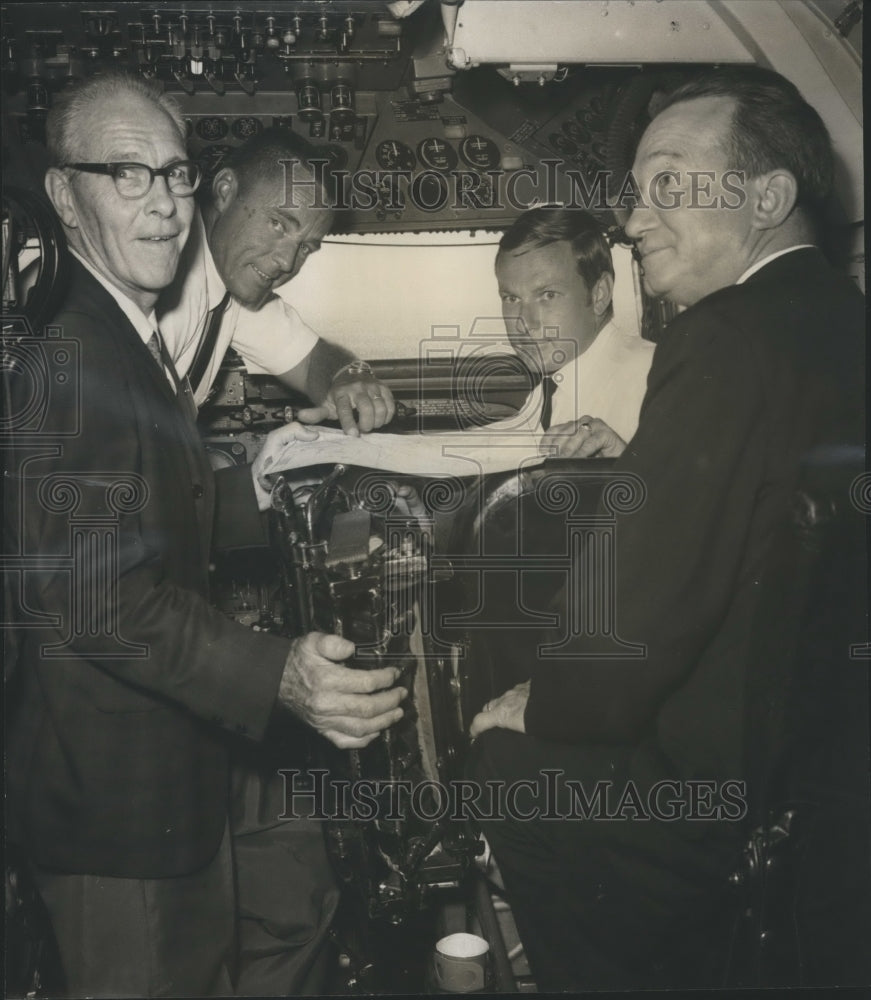 1968 Press Photo Members of the Alabama Press Association boarded a Plane - Historic Images