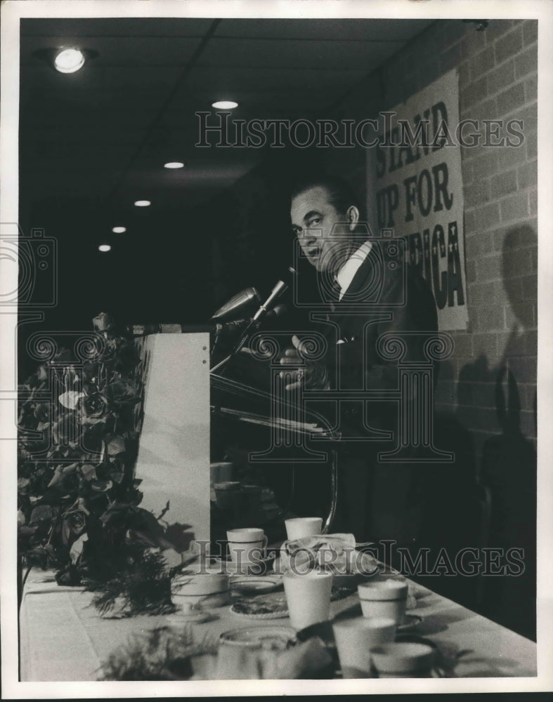 1970 Press Photo George Wallace Campaigning at Luncheon - abna34948 - Historic Images