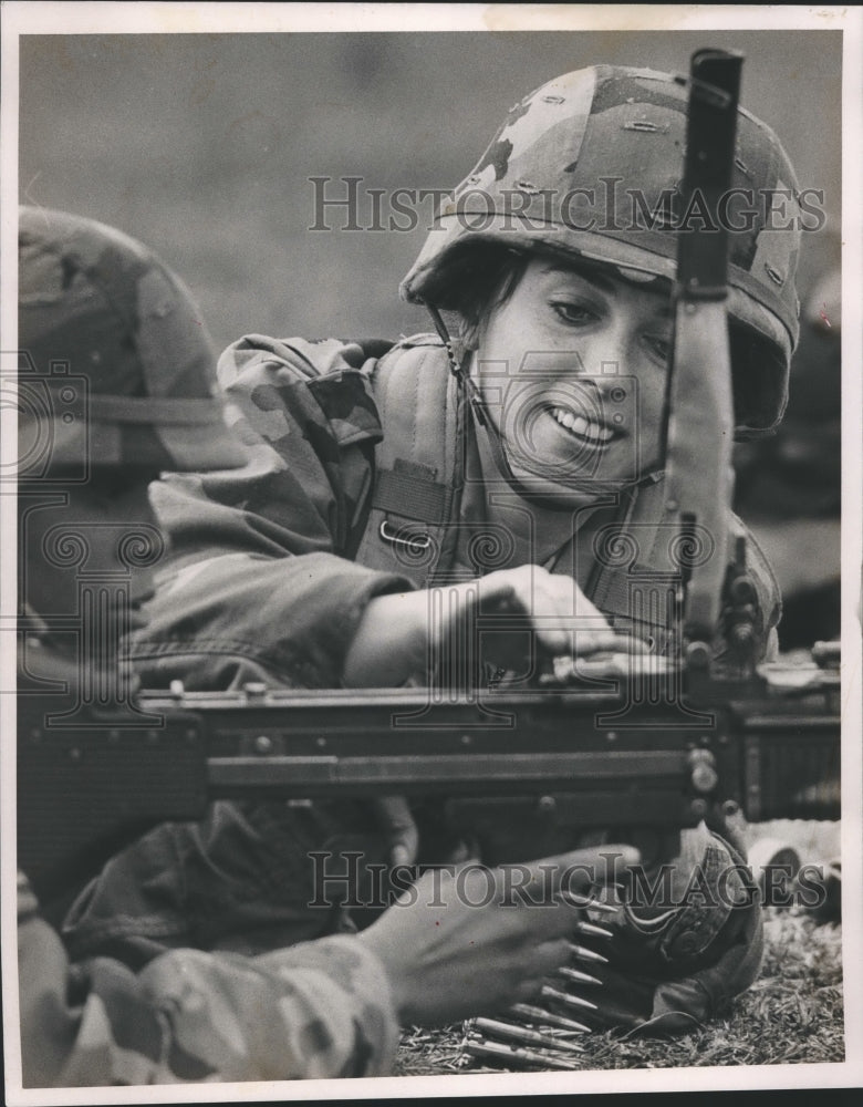 1990 Specialist Kimberly Roeder and Private Madupe Bethel with Gun - Historic Images