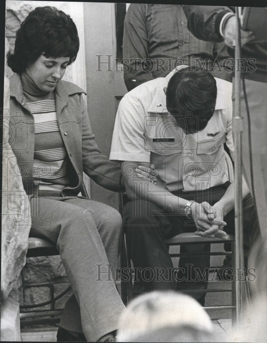1973 Former Prisoner of War Lieutenant Richard McDow and Wife - Historic Images