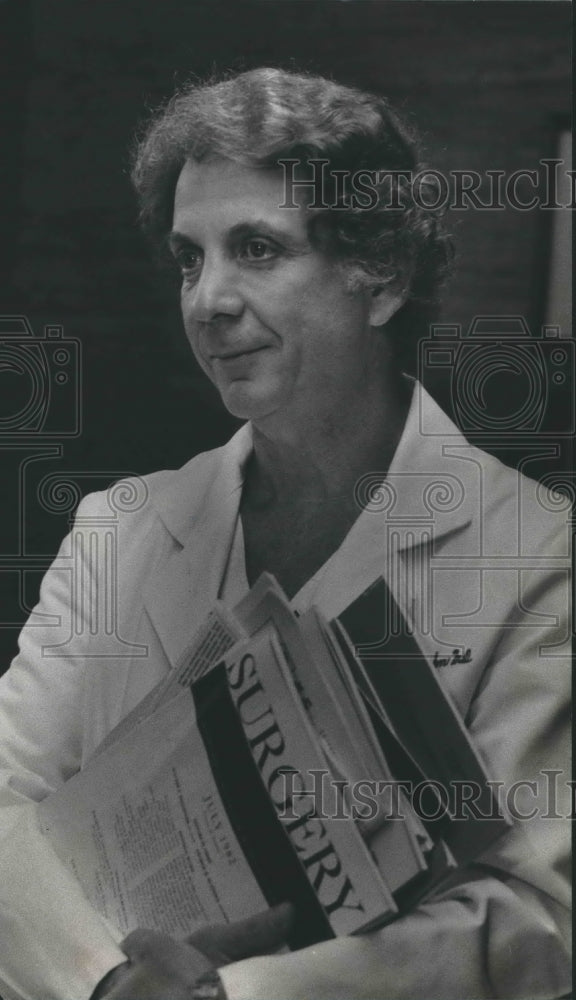 1982, Doctor Donald Kahn contends, Heart Physician - abna35076 - Historic Images