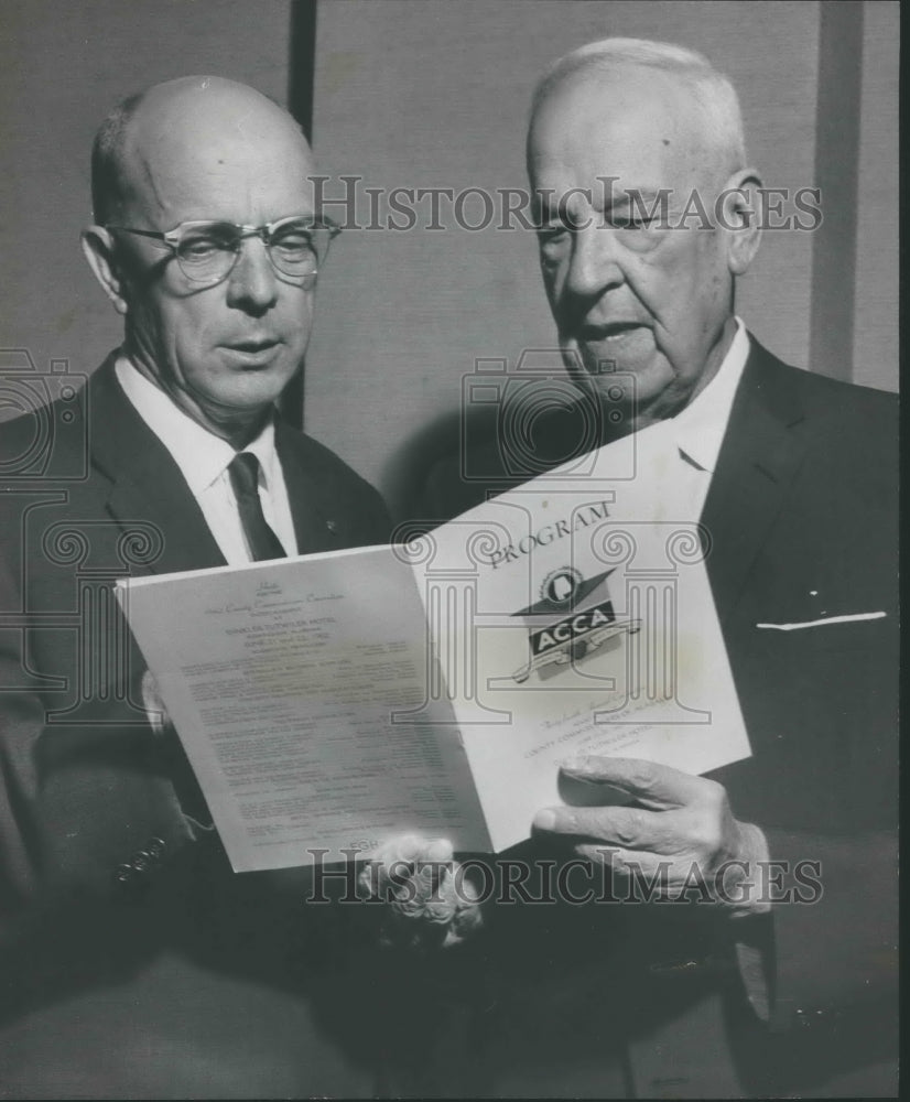 1962 Press Photo Montgomery County Commissioners Tom Jones and L. R. Grimes - Historic Images