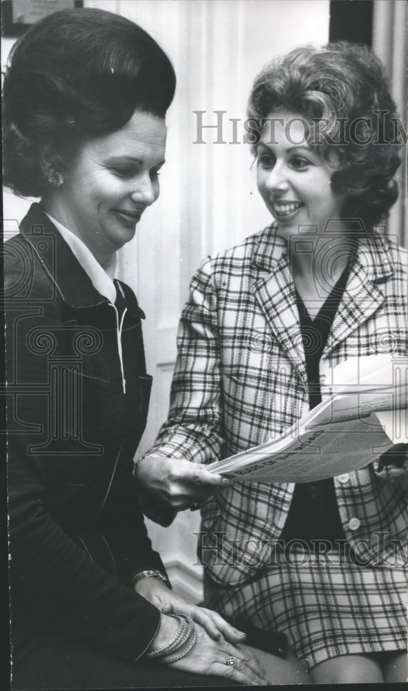 1973 Mrs. Marcus Jones Jr, with Mrs. Glen Stiles at Women's Club - Historic Images
