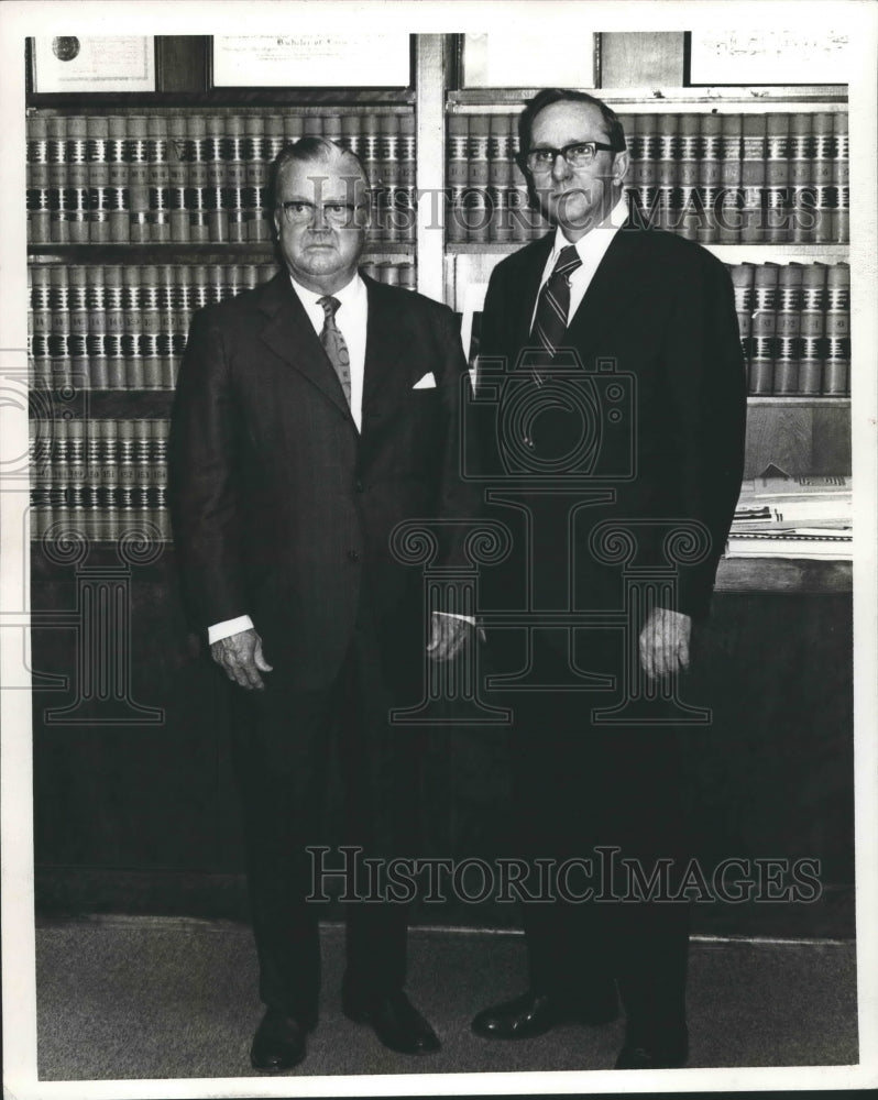 1974 Press Photo Jefferson County, Alabama Probate Judge and Assistant Judge - Historic Images