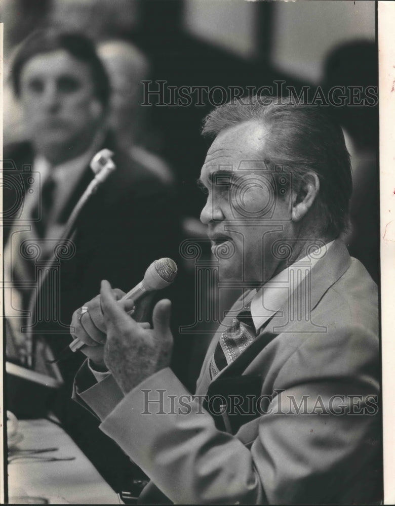 1982 Former Alabama Governor George Wallace at Jefferson County - Historic Images