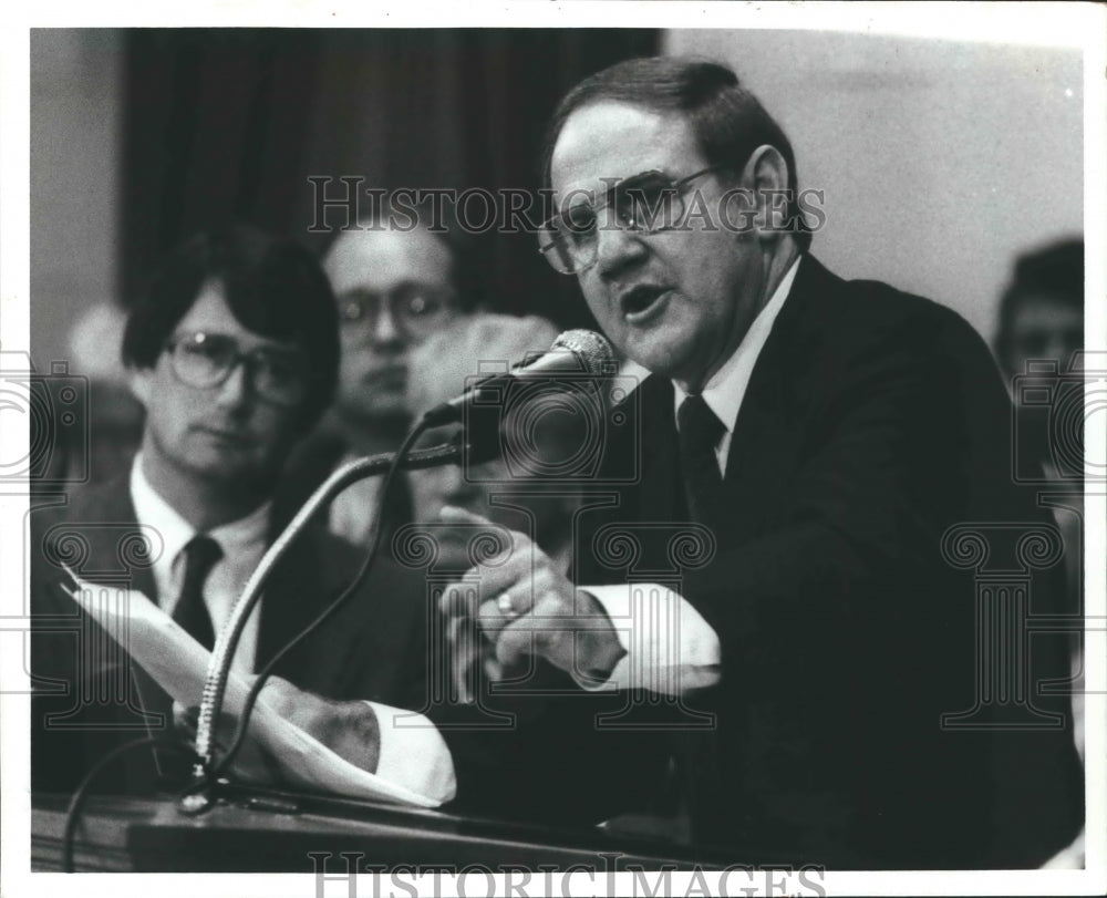 1981 Alabama Governor Fob James in Session - Historic Images