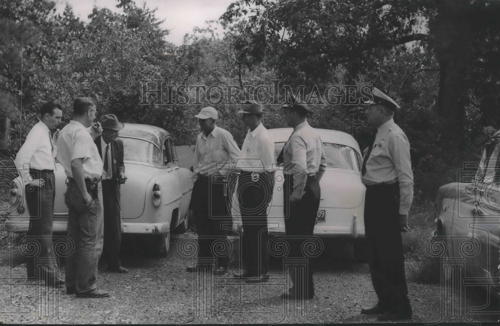 1954, Police Officers, Officials began search for Mrs. Wevelyn Knox - Historic Images