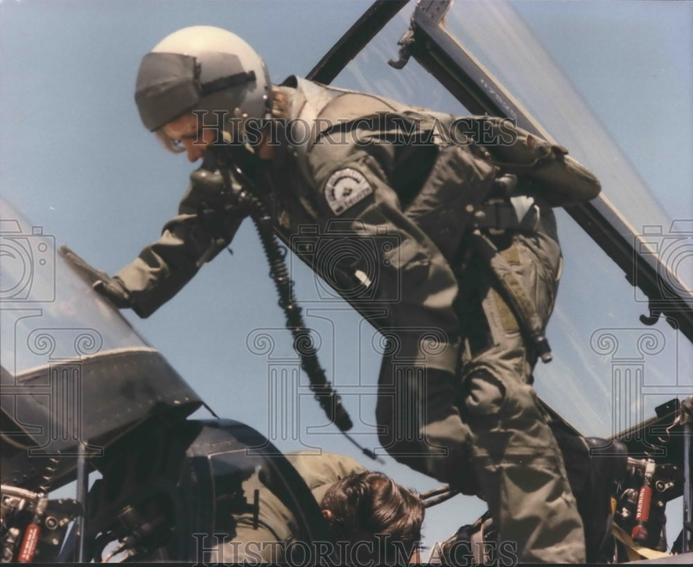 1986, Lisa Wallace, wife of George Wallace, in flight suit - Historic Images