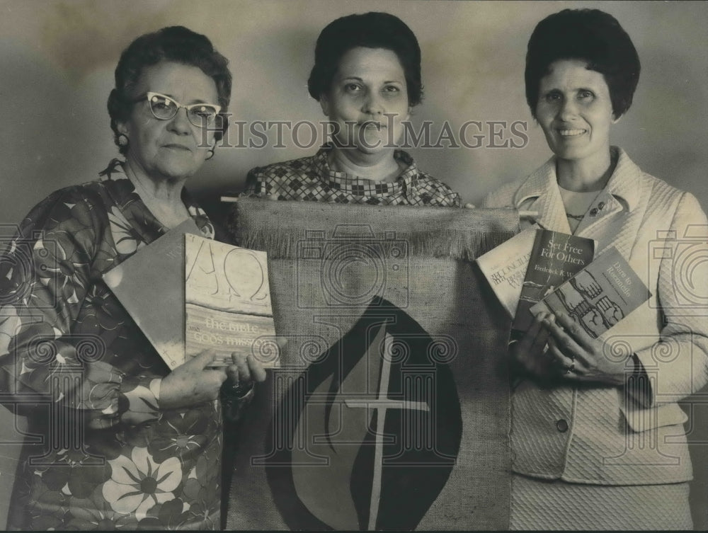 1969 Press Photo Mrs. W. G. Graves, Mrs. Leslie Myers, Mrs. L.G. Simmons, WSCS - Historic Images