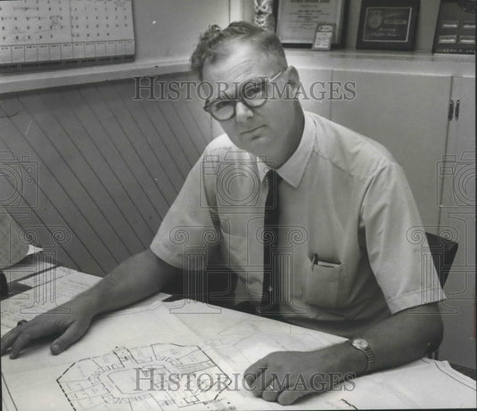 1965 Press Photo Phil Granger, Principal of Geneva High School, Hartford, AL - Historic Images