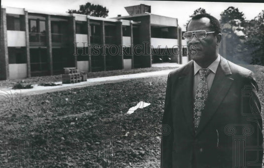 1973 Press Photo Dr. Daniel T. Grant, new Daniel Payne College Dorm, Alabama-Historic Images