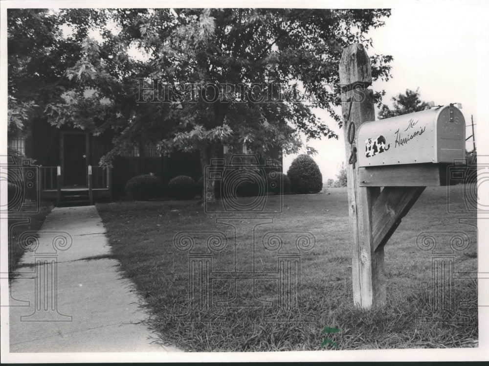 1988, Robert "Mac" Harrison Midfield City Council candidate home, AL - Historic Images