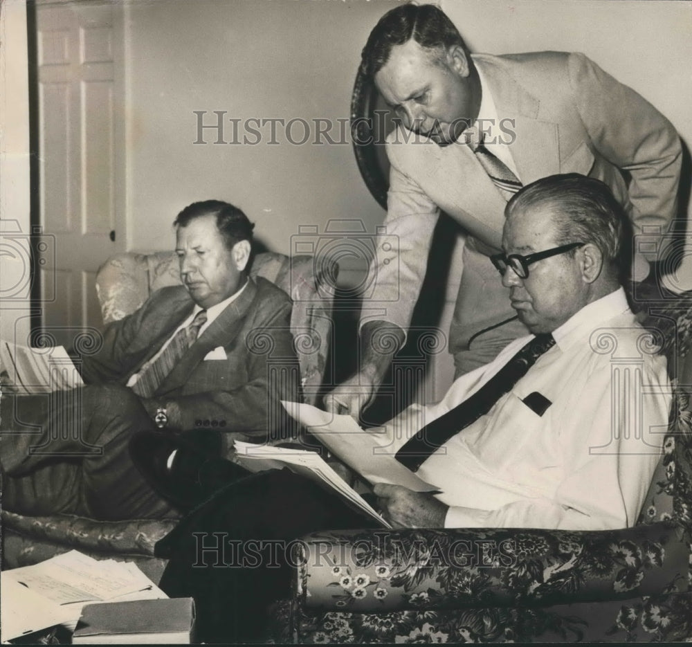1972 Press Photo Jefferson County Commission officials at meeting, Alabama - Historic Images