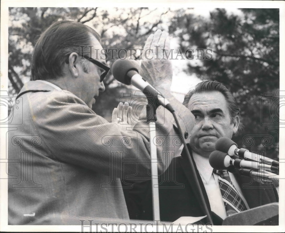 1975 Press Photo Judge Josele &amp; George C. Wallace, Alabama Governor - abna35601 - Historic Images