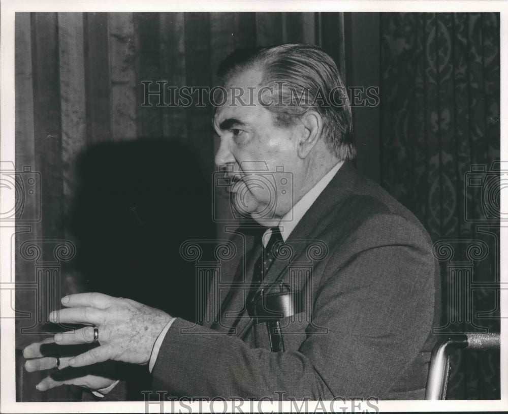 1985 George Wallace Speaks to Press - Historic Images