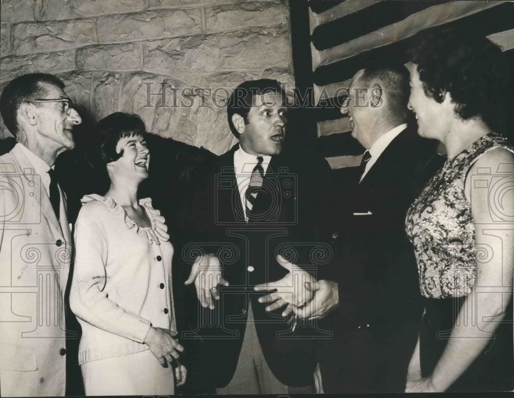 1965 Press Photo TV actor George Lindsey with others at event - abna35659 - Historic Images