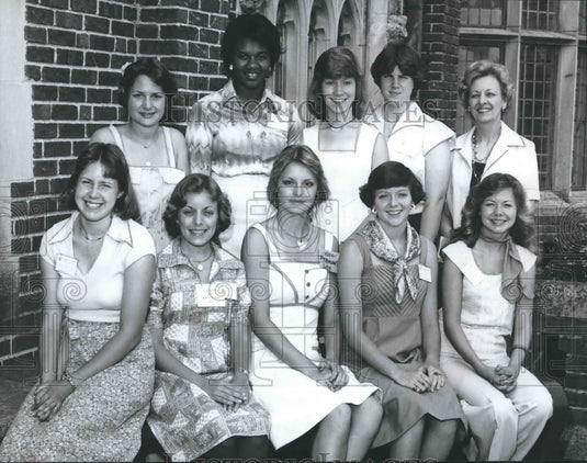 1977 Girls State mayors and Lucy Jordan, director of Girls State - Historic Images