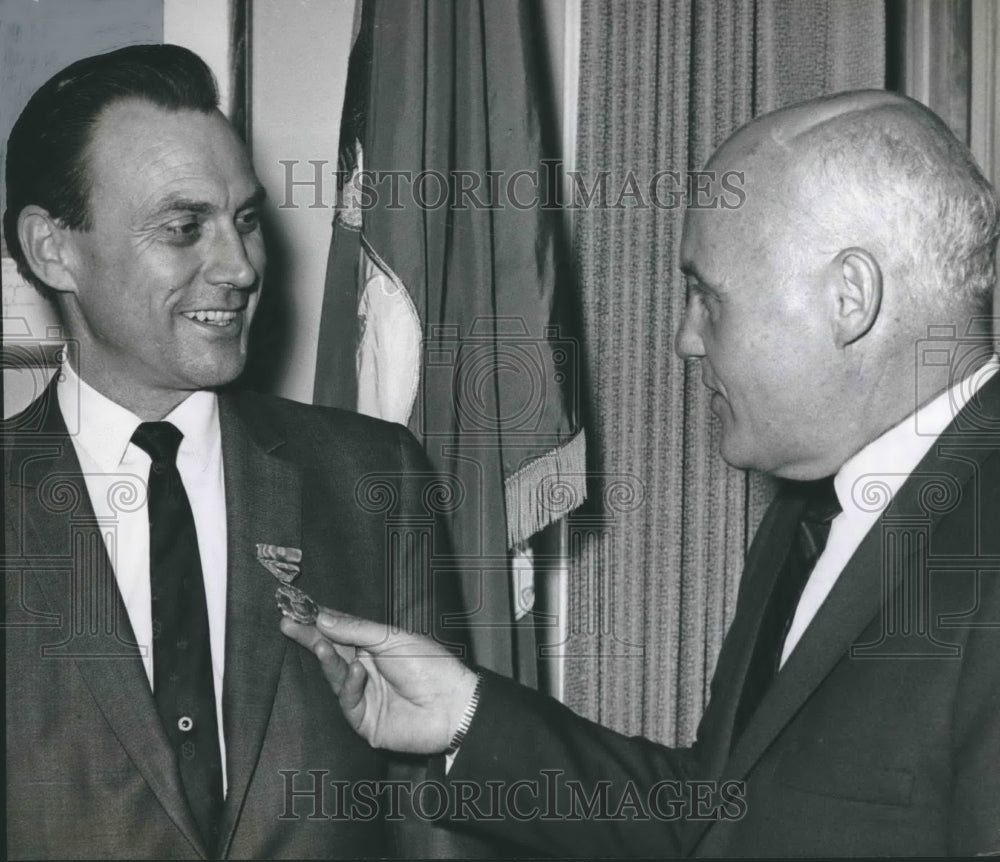 1965 Press Photo Air Force Secretary Eugene Zukert honors Joe Jones - abna35746 - Historic Images
