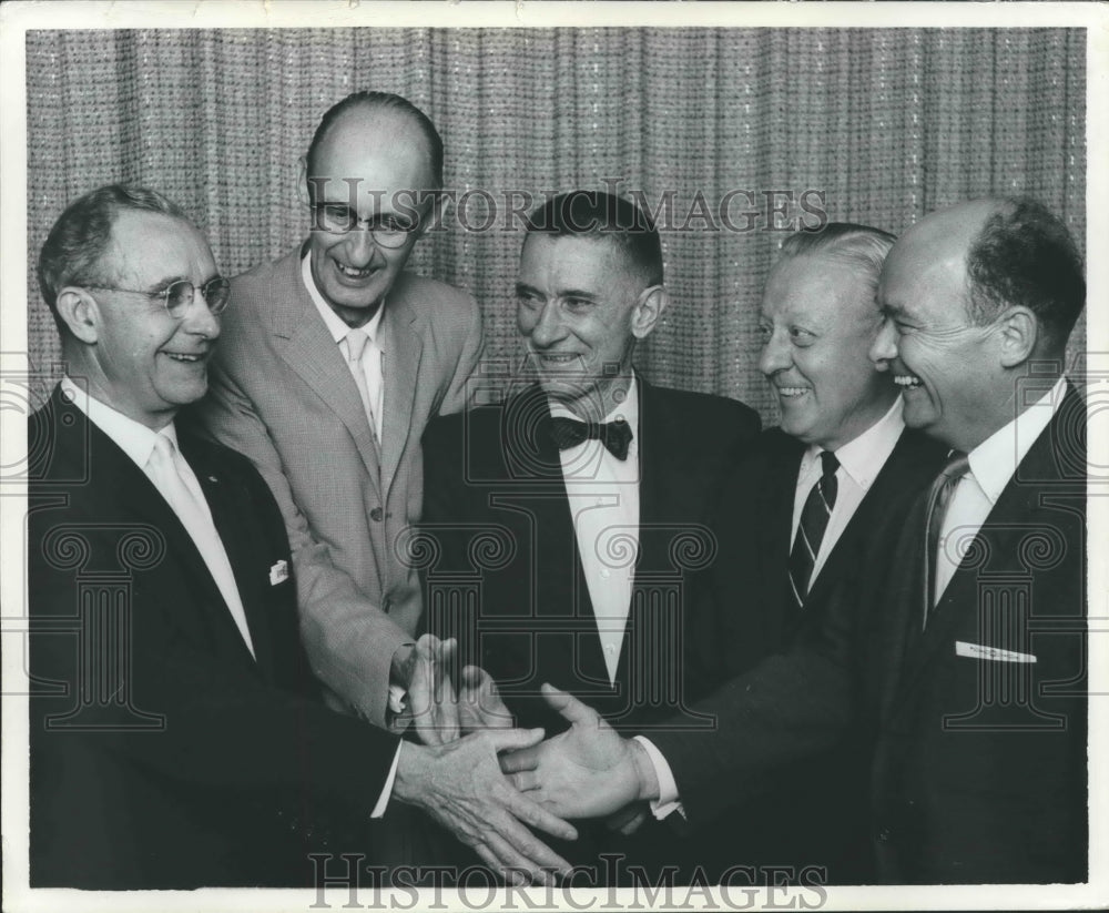 1966 Press Photo Birmingham News&#39; John Bloomer shakes hands with others, Alabama - Historic Images