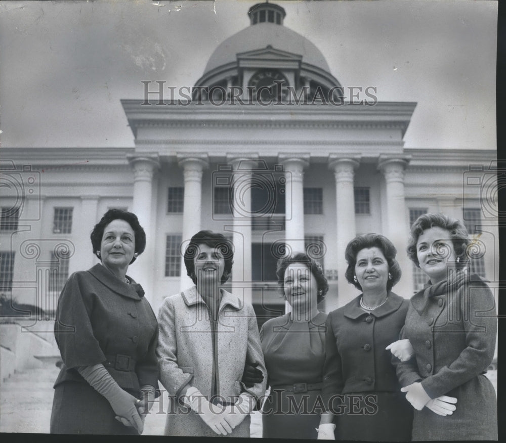 1963 Press Photo Wives of cabinet members meet on steps - abna35831 - Historic Images