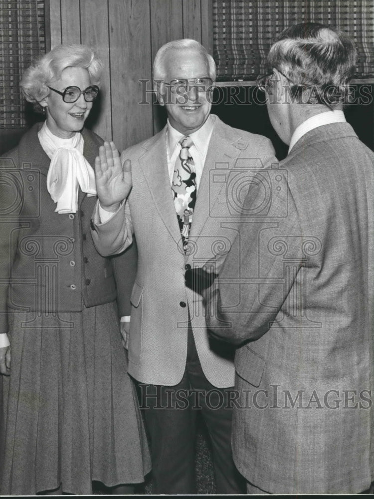 1979  Vestavia Councilman Robert Monroe and wife Mary Jane, sworn in - Historic Images