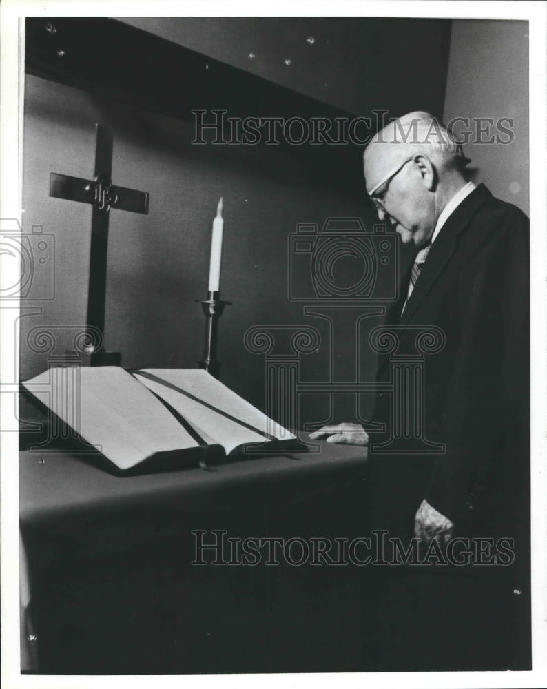 1980 Reverend Frank Ledford retired, became chaplain, Clergyman - Historic Images