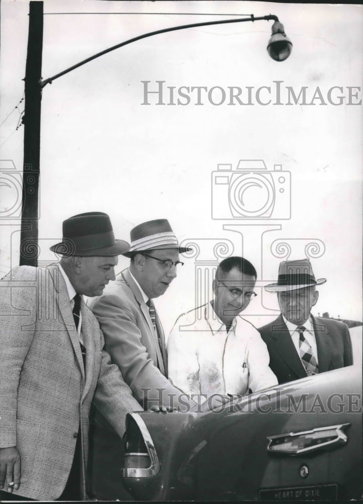 1957 Press Photo Bessember Mayor Jesse Lanier with Others at Plan Meeting - Historic Images