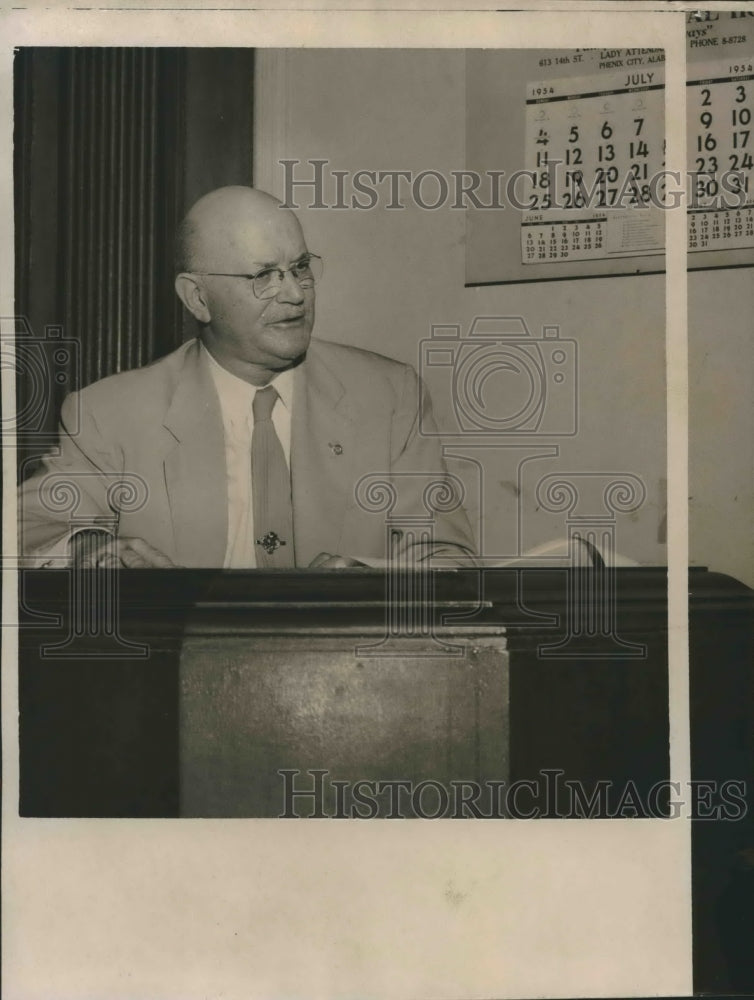 1954 Press Photo Judge Walter B. Jones, Montgomery, Alabama Charging J ...