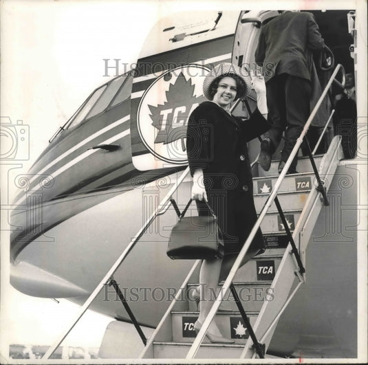 1964 Press Photo Katy Sue Meredith, Maid of Cotton in Canada - abna36325 - Historic Images