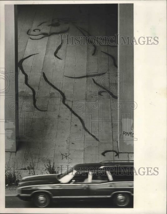 1986 Horse drawing under I-65 at Westeria Drive in Hoover - Historic Images