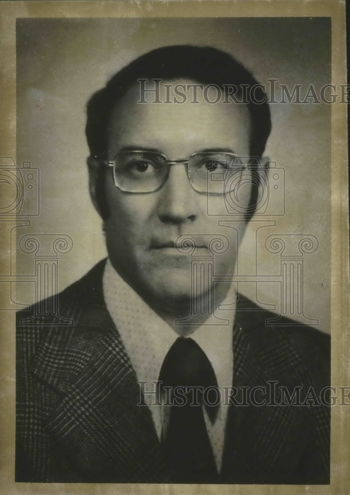 1975 Doctor Victor J. Matukas Jr., Assistant Dean, Dentistry School - Historic Images