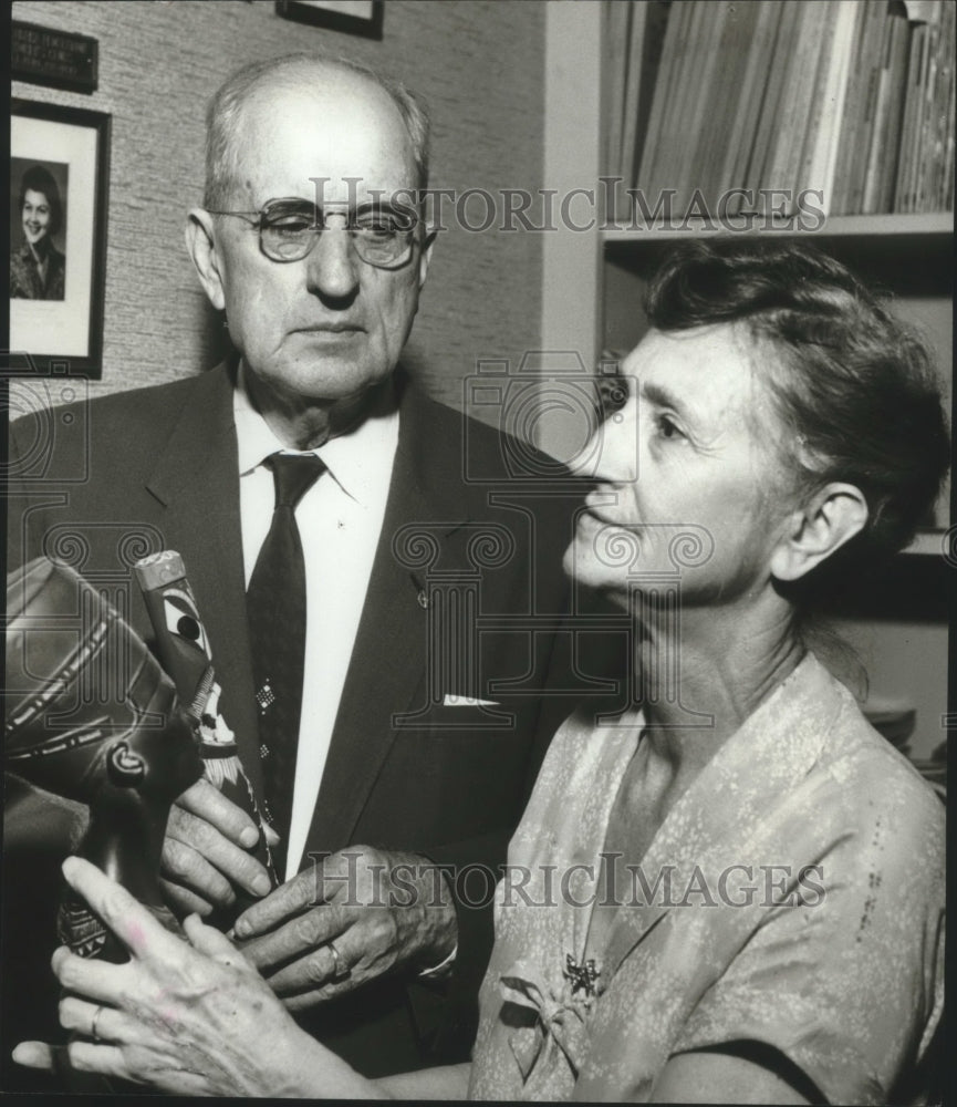 1964 Press Photo Doctor and Mrs. J. H. Jones, of Jacksonville State College - Historic Images