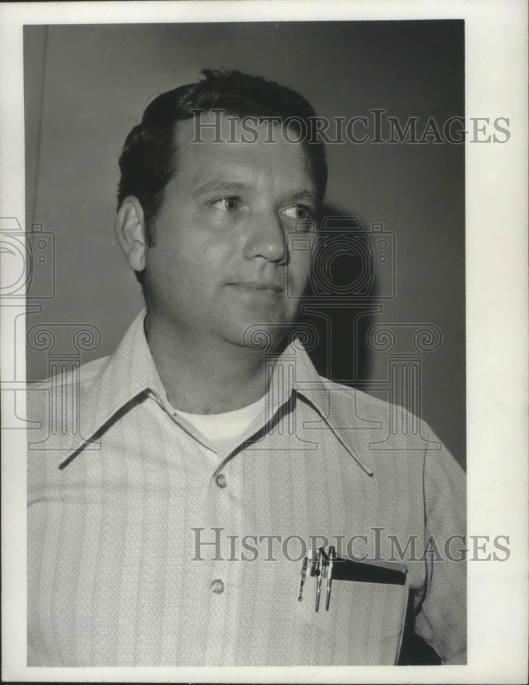 1975 Press Photo Gordon Jones, Fairfield City Council - abna36865 - Historic Images