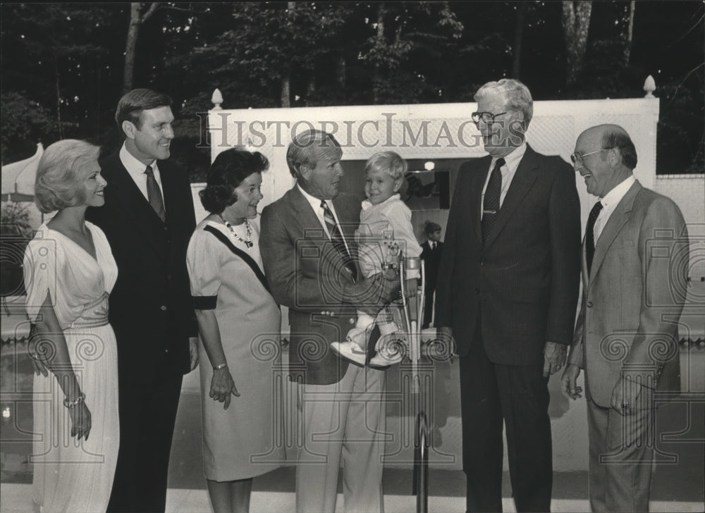 1984 Party goers Susan, Gaylon McCollough, Winnie, Arnold Palmer, AL - Historic Images